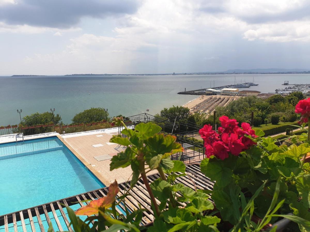 Dolce Vita Apart Complex Aparthotel Sveti Vlas Bagian luar foto