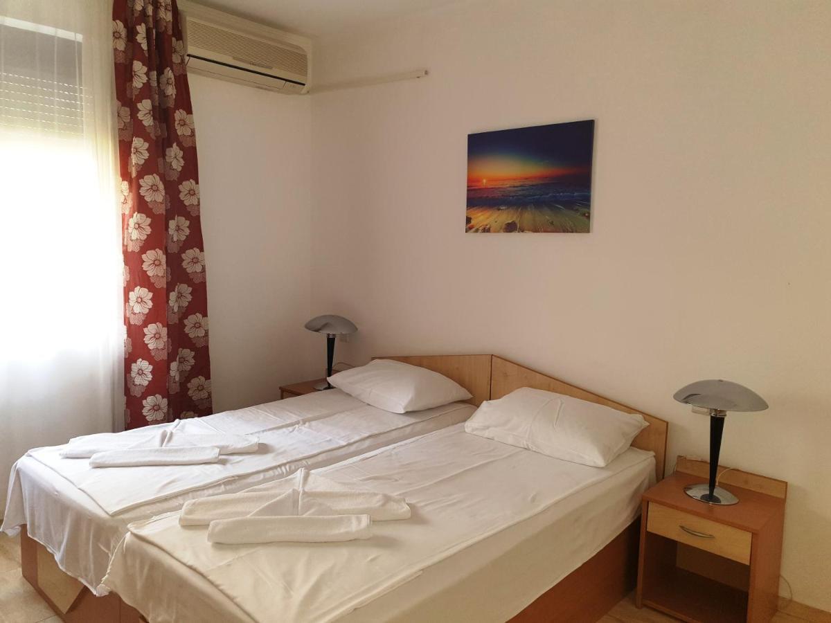 Dolce Vita Apart Complex Aparthotel Sveti Vlas Bagian luar foto